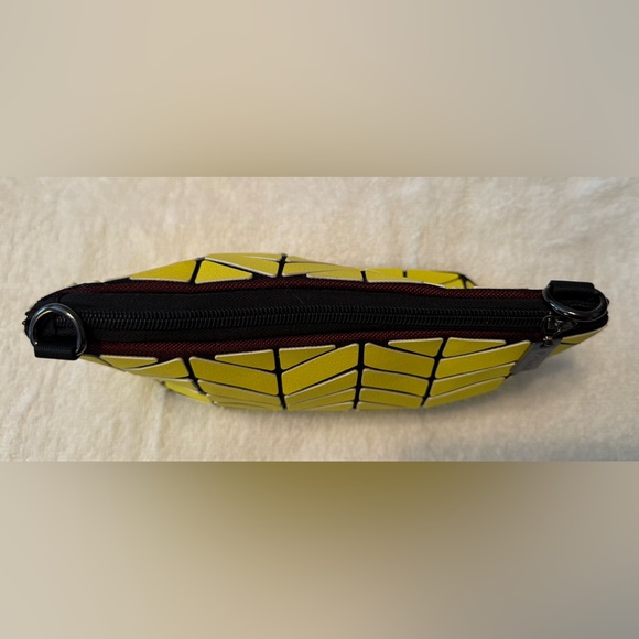 P · Luca Yellow Geometric Mini Clutch // New w/ Chain Wristlet // Red Lining - Picture 5 of 5